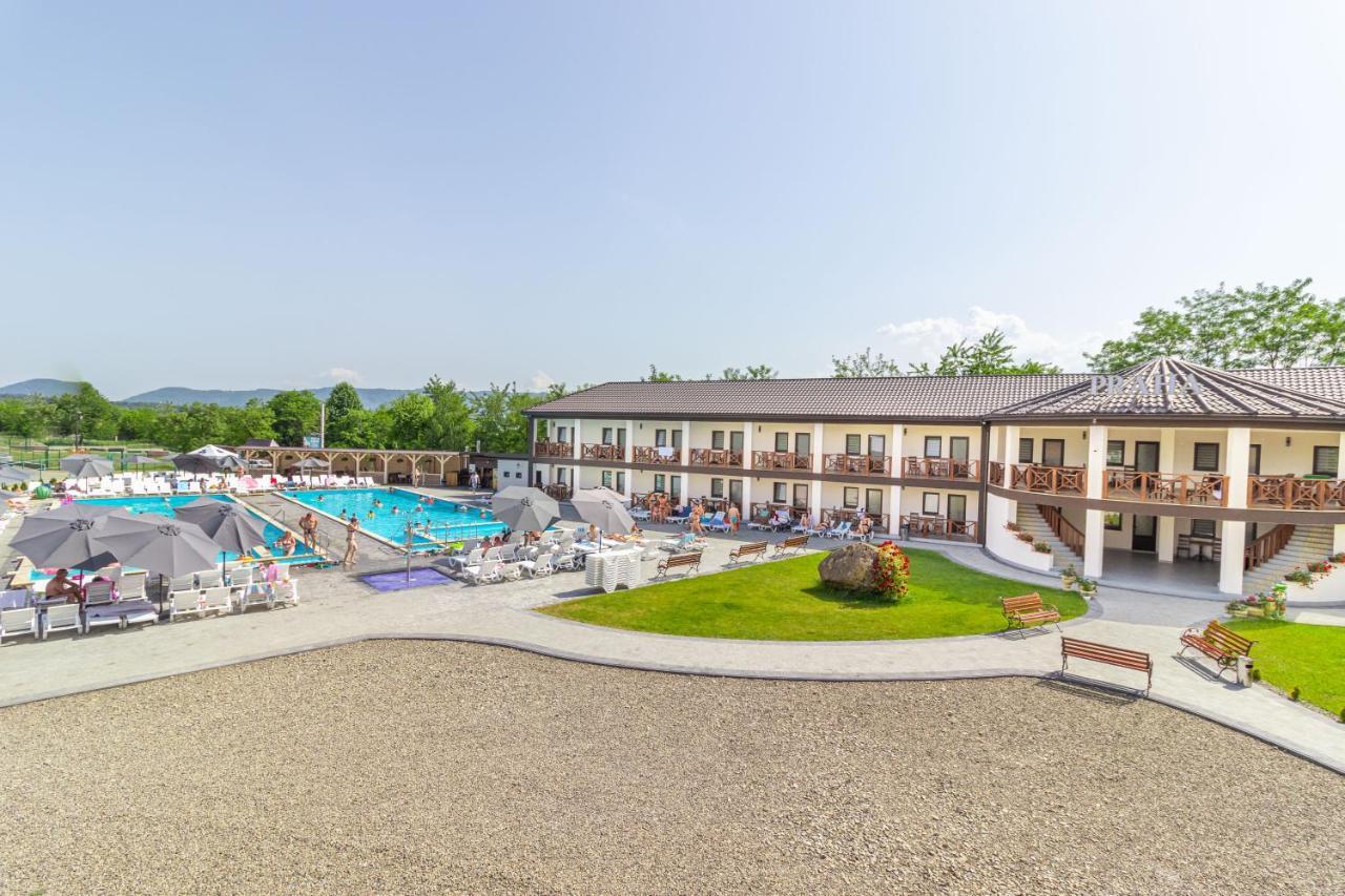 Praha Hotel โซโลทวีโน ภายนอก รูปภาพ